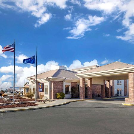 Comfort Inn & Suites Near Fallon Naval Air Station Exterior photo
