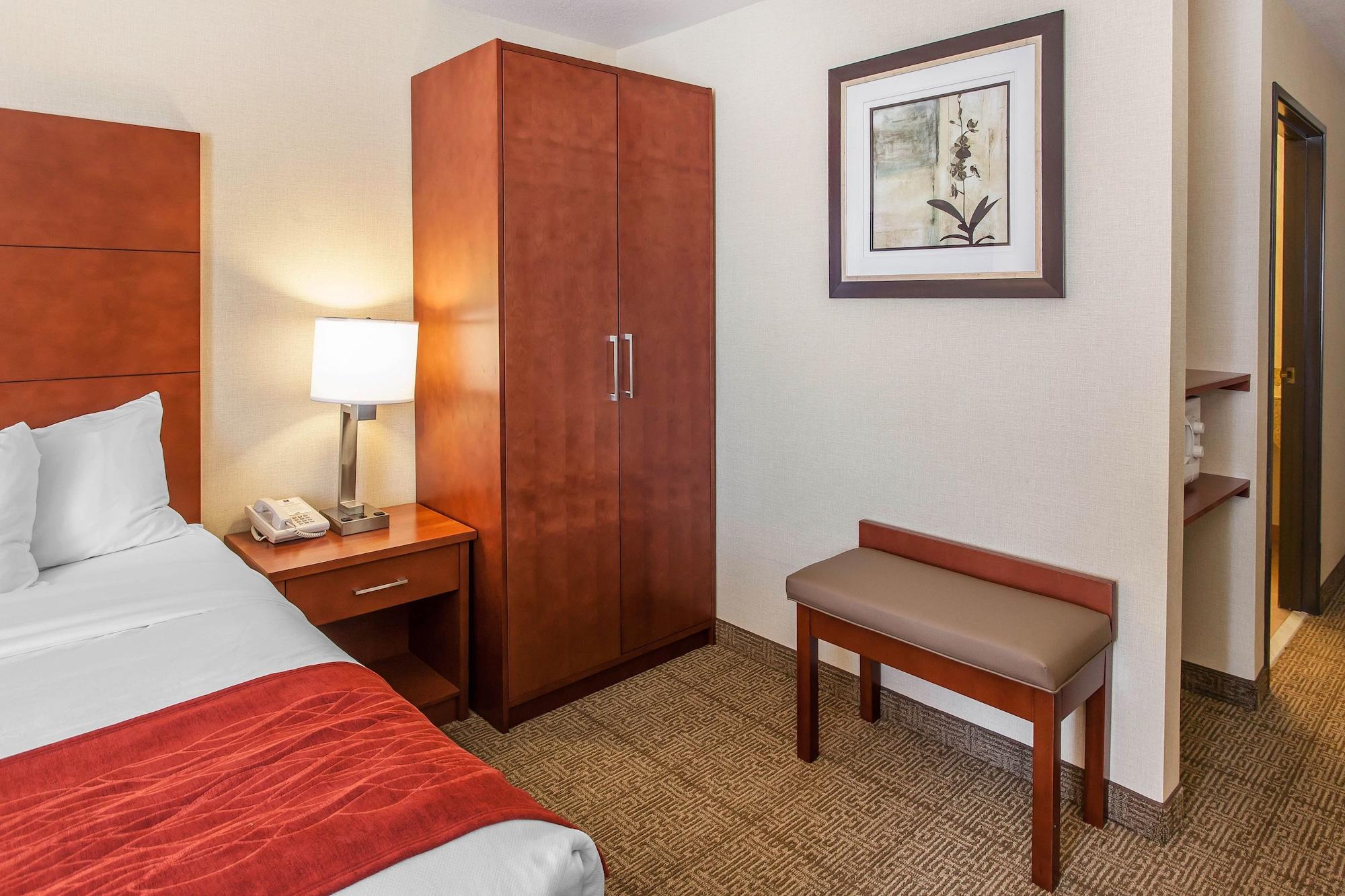 Comfort Inn & Suites Near Fallon Naval Air Station Exterior photo