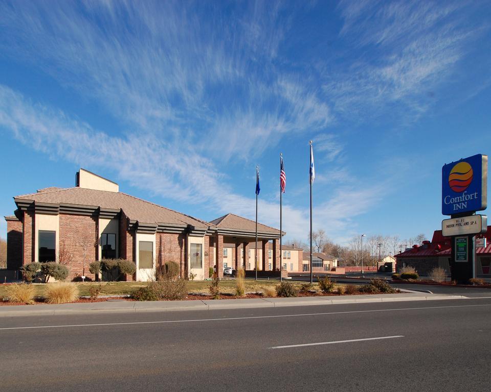 Comfort Inn & Suites Near Fallon Naval Air Station Exterior photo