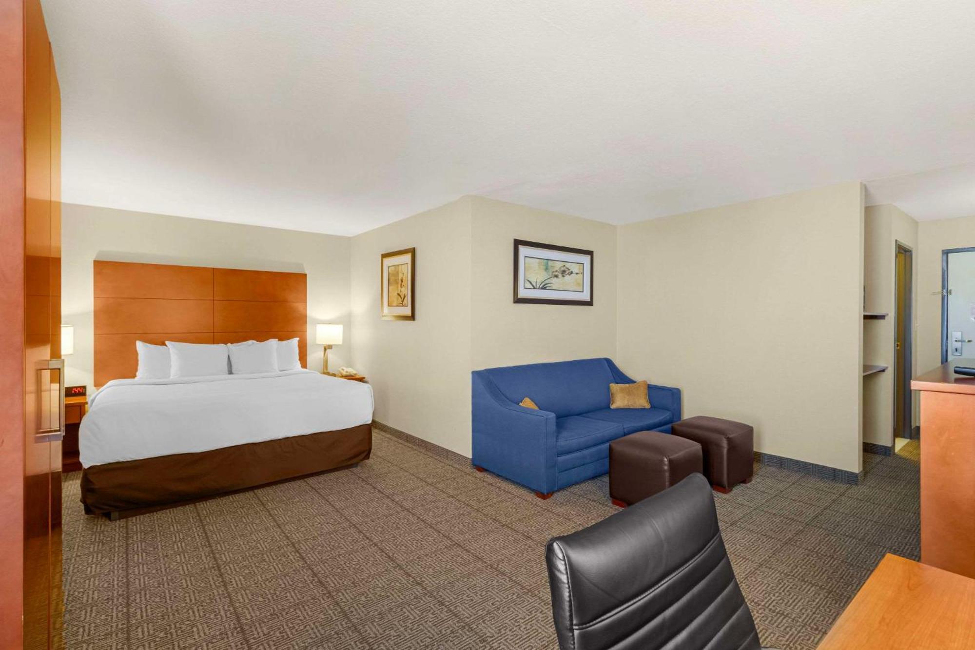 Comfort Inn & Suites Near Fallon Naval Air Station Exterior photo