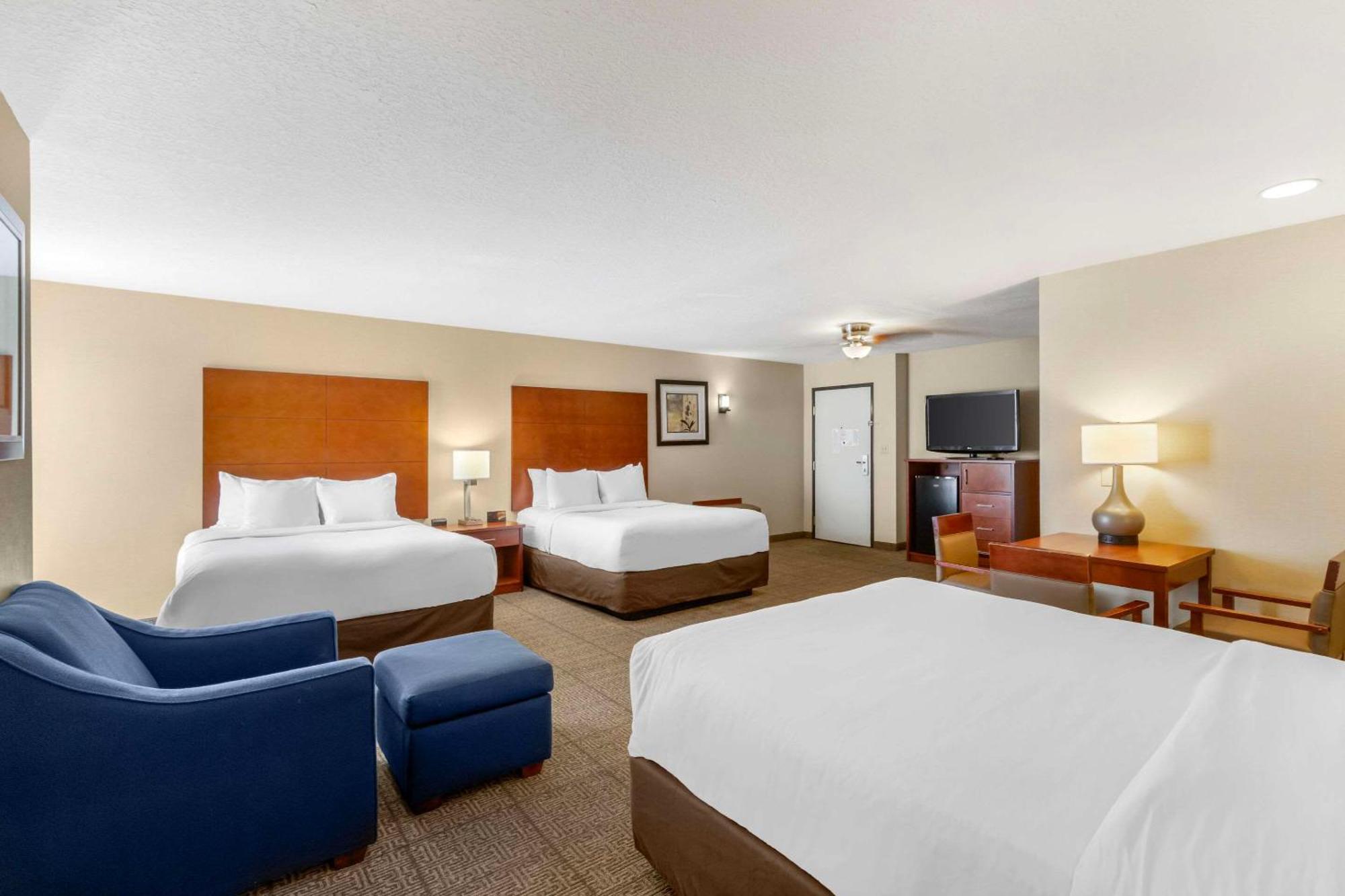 Comfort Inn & Suites Near Fallon Naval Air Station Exterior photo