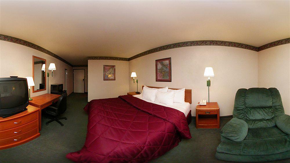 Comfort Inn & Suites Near Fallon Naval Air Station Exterior photo